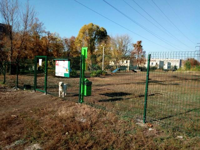 В Харькове стало еще больше оборудованных площадок для выгула и дрессировки собак