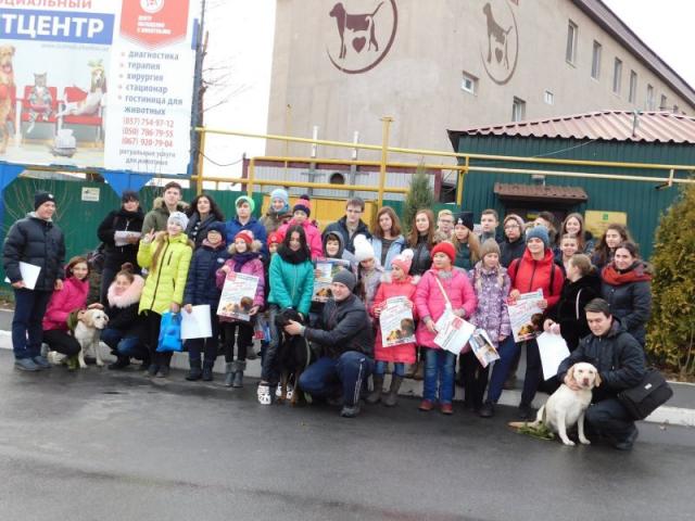 Ребята из Израильского Культурного Центра проведали питомцев Приюта