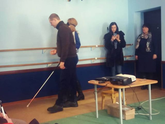 Проект "Канистерапия. Харьков": перспективное направление -  работа со слабовидящими людьми. 