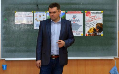 Сотрудники Центра обращения с животными проводят "Уроки доброты" с юными харьковчанами.