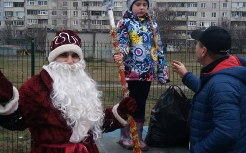 Праздник на площадке, оборудованной Центром обращения с животными