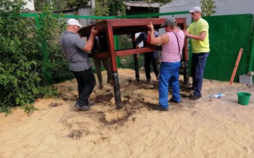 КП "Центр обращения с животными" установлен домик для кошек в pet-friendly дворе по улице Библика, 1А в г. Харькове