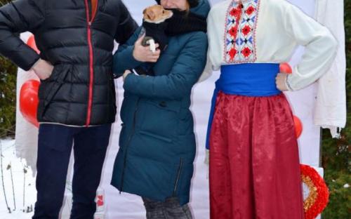 Лохматая команда из Центра обращения с животными праздновала День Святого Валентина в зооветеринарной академии