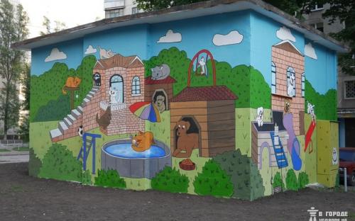 Скульптуры животных, дорожки-"лапы" и автоматы обмена пластика на корм: на ХТЗ появился pet-friendly двор