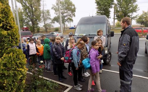 В КП "Центр обращения с животными" провели первую в новом учебном году экскурсию для школьников